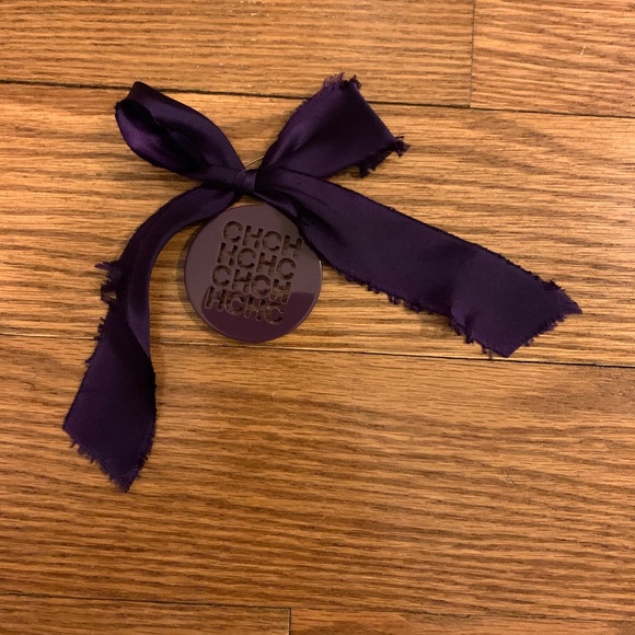 CH Carolina Herrera purple frayed ribbon pin - Picture 2 of 2